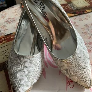 Dress shoes size 11- Silver/glitter